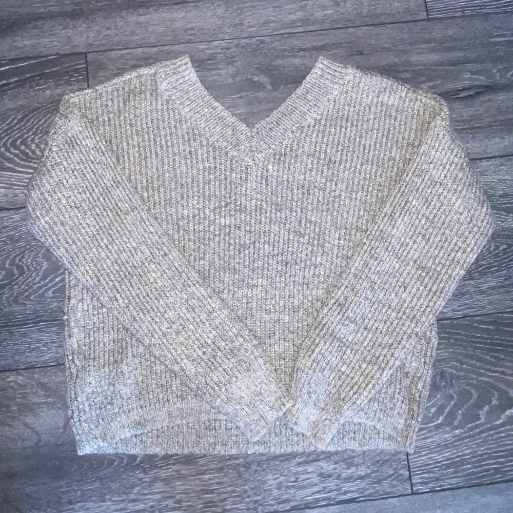 🚨OFFERNOW🚨COMFY BROWN AND GREY SWEATER